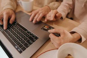 El e-Commerce pierde más de US$440.000 millones al año por pagos rechazados erróneamente, según informe de Yuno