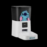 Nexxt Home presentó en Colombia su Dispensador Inteligente de alimento para mascotas edición especial Stitch