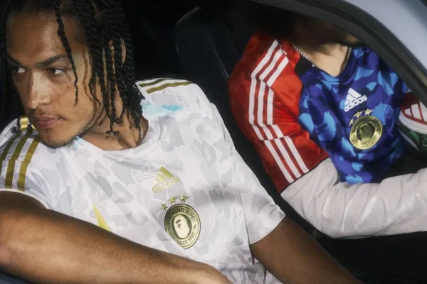 Adidas Originals y BAPE lanzan una exclusiva colección urbana inspirada en el Mundial 2026