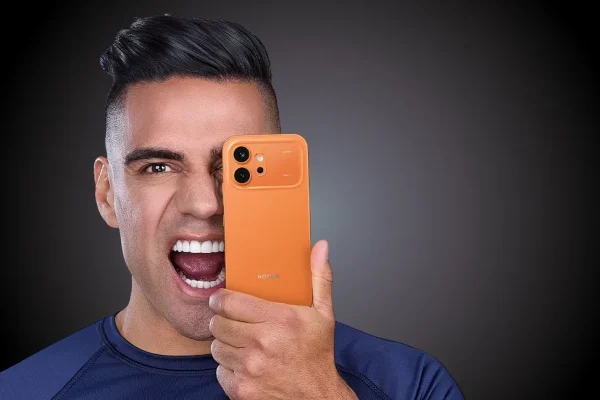 Fútbol, IA y creatividad: así es #ForHONOR, la nueva campaña del teléfono de los colombianos