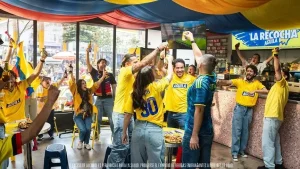 Bavaria impulsa el desarrollo de sus clientes y convierte las tiendas de barrio en el mejor estadio del Mundial en Colombia