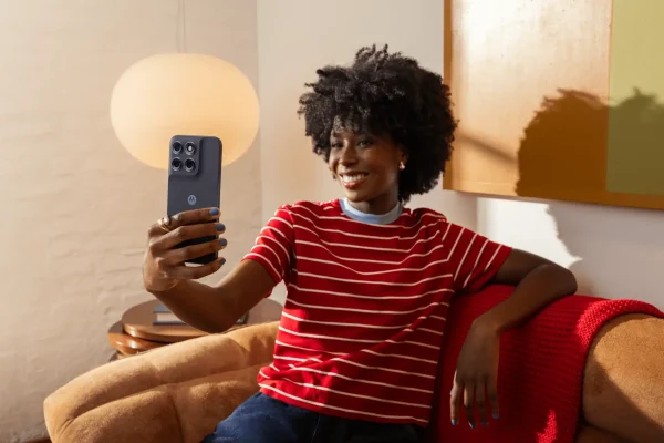Motorola lanza en Colombia el nuevo moto g max: cámaras avanzadas, gran autonomía y diseño resistente