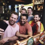 Fútbol, increíbles premios, pantallas gigantes: así se vive la gran fiesta del fútbol en los casinos más grandes de Colombia