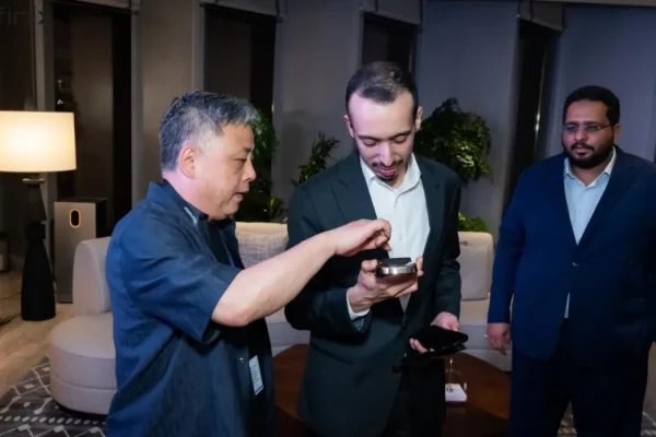 Infinix presenta la nueva serie NOTE 60 en Arabia Saudita con innovaciones en conectividad satelital y diseño automovilístico