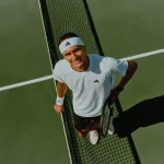 La moda de los años noventa y la cultura urbana de los 2000 regresan a las canchas duras de tenis