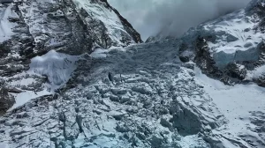 Drones de alta montaña: el DJI Matrice 4E traza mapas en 3D del Everest para prevenir accidentes en la cascada del Khumbu