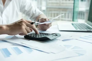 La declaración de renta se muda a la banca digital: certificados automáticos y pagos desde apps