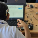El acceso a internet en instituciones públicas eleva los puntajes globales de las Pruebas Saber 11 en un 8% promedio