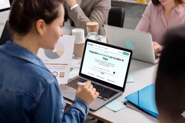 Preguntas en lenguaje natural y reportes instantáneos: Alegra integra un agente de inteligencia artificial en su plataforma contable