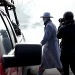 La escasez de recursos en salas de redacción impulsa una alianza técnica para dotar de equipos profesionales a reporteros gráficos
