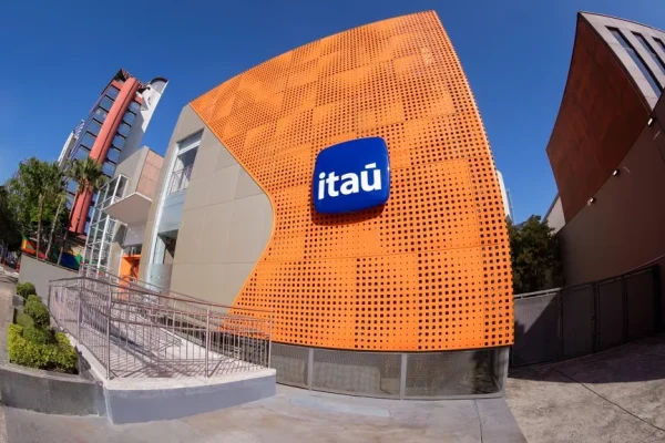 Itaú Colombia migra su core bancario a la nube y marca un hito en la transformación tecnológica del sector financiero