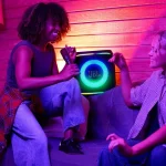 JBL introduce el procesamiento de inteligencia artificial en sus parlantes PartyBox para eliminar voces en tiempo real