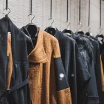 Nueva tecnología de etiquetado RFID se integra dentro de las costuras de la ropa para evitar robos y controlar inventarios