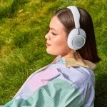 JBL actualiza su línea de audífonos inalámbricos Live con cancelación de ruido por IA y mayor autonomía