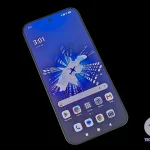 Xiaomi 17 Ultra sobre una mesa negra