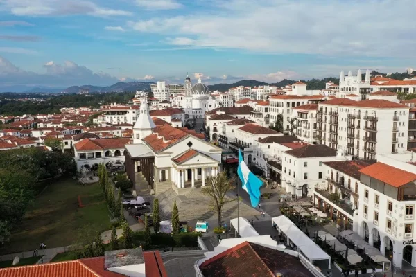 Ciudad Cayalá despliega más de 2.000 cámaras con inteligencia artificial para la gestión de su espacio urbano
